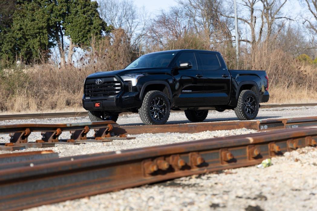Rough Country N3 Front Struts For 2.5" Lift Kit - 2000-2006 Toyota Tundra - 501091