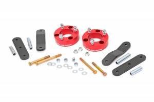 Rough Country - 867RED | Rough Country 2.5 Inch Lift Kit For Nissan Frontier (2005-2024) / Xterra (2005-2015) 2WD/4WD | No Strut (Red Spacer)