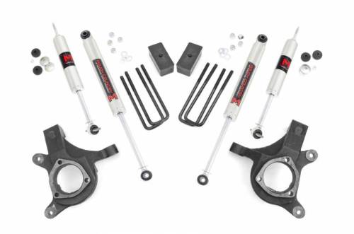 Rough Country - 23240 | Rough Country 3 Inch Lift Kit With Rear Blocks For Chevrolet Silverado / GMC Sierra 1500 2WD | 1999-2007 (And Classic) | M1 Shocks
