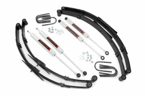 Rough Country - 61540 | Rough Country 2.5 Inch Lift Kit With Leaf Springs For Jeep Wrangler YJ 4WD | 1987-1995 | M1 Shocks