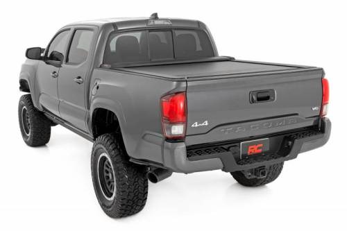 Rough Country - 46416501 | Rough Country Retractable Bed Cover For Double Cab Toyota Tacoma | 2016-2023 | 5' Bed