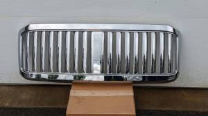 41-0104 | Paramount Automotive Vertical Chrome (ABS) Grille For Ford Super Duty F-250 / F-350 | 2005-2007 | Display Unit