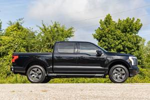 Rough Country - 52006 | Rough Country 3/4 Inch Lift Front 1.5 Inch Rear Lowering Kit (2022-2024 Lightning) - Image 5