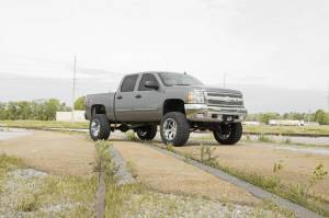 Rough Country - 26431 | 7.5 Inch GM Suspension Lift Kit w/ Lifted Struts, Premium N3 Shocks - Image 3