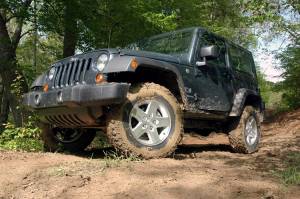 Rough Country - 651 | 1.75 Inch Lift Kit | Jeep Wrangler JK (2007-2018) - Image 2