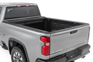 Rough Country - 46110690 | Rough Country Retractable Bed Cover For Chevrolet Silverado/GMC Sierra 2500 HD/3500 HD | 2020-2024 | 6'9" Bed - Image 4