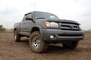 Rough Country - 75040 | Rough-Country 2.5 Inch Lift Kit | M1 Struts/M1 | Toyota Tundra 4WD (2000-2006) - Image 4