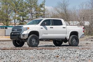 Rough Country - 75240 | Rough Country 6 Inch Lift Kit Toyota Tundra 4WD | M1 Struts With M1 Rear Shocks - Image 4