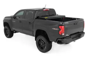 Rough Country - 47120500A | Rough Country Hard Low Profile Bed Cover Chevy Canyon / GMC Colorado | 2015-2022 | 5' Bed - Image 3