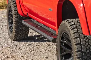 SRB01900B | Rough Country HD2 Aluminum Running Boards (2019-2025 Silverado, Sierra 1500 2WD/4WD | 2020-2025 Silverado, Sierra 2500 HD, 3500 HD 2WD/4WD | Crew Cab)