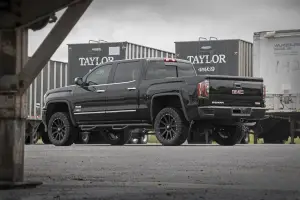 Rough Country - 19840RED | Rough Country 3.5 Inch Lift Kit Chevrolet Silverado / GMC Sierra 1500 (2007-2016) | Red Finish Arm, M1 Monotube Struts (2014-2016), M1 Monotube Struts - Image 4