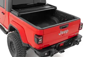 Rough Country - 41620500 | Rough Country Soft Tri-Fold Bed Cover (2021-2024 Gladiator JT 4WD | 5' Bed) - Image 3
