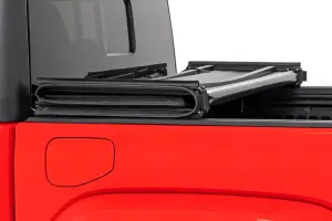 Rough Country - 41620500 | Rough Country Soft Tri-Fold Bed Cover (2021-2024 Gladiator JT 4WD | 5' Bed) - Image 4