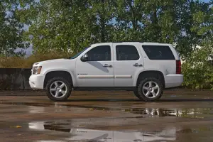 Rough Country - 19332RED | Rough Country 3.5 Inch Suspension Lift Kit Forged UCAs For Chevrolet Suburban, Tahoe, Avalanche / GMC Yukon, Yukon XL (2007-2020) | Red Finish, N3 Struts With N3 Rear Shocks - Image 2