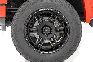 Rough Country - 92181812 | Rough Country 92 Series Wheel | Machined One-Piece / Gloss Black / 18x9 / 6x5.5 / +18mm - Image 4