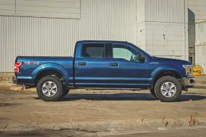 Rough Country - 57005 | Rough Country AC2 Running Boards For Ford F-150, F-150 Lightning, F-250/F-350 Super Duty & Raptor | Crew Cab, Amber/White LED - Image 11