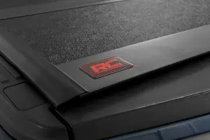 Rough Country - 47229650_A | Rough Country Hard Low Profile Bed Cover For Ford F150 / F-150 Raptor | 6'7" Bed - Image 5