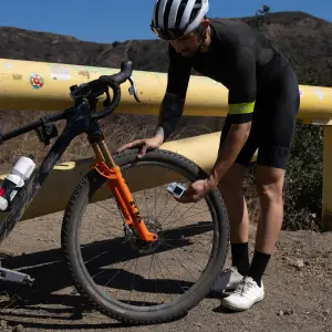 VIAIR - 60014 | VIAIR Recon Mini SL Rider Carry Rechargeable Portable Air Compressor | 120 PSI, Lithium-ion Battery - Image 5