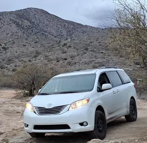 Traxda - 906030 | Traxda 2.0 Inch Front/ 1.8 inch Rear With Sway Bar Links & Shock Brackets Lift Kit For Toyota Sienna FWD/4WD - Image 4