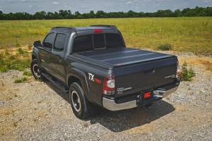 Rough Country - 47415500B | Rough Country Hard Low Profile Bed Cover For Toyota Tacoma 2WD/4WD | 5' Bed - Image 8