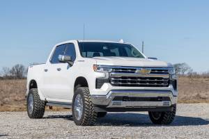 Rough Country - 28240RED_A | Rough Country 3.5 Inch Lift Kit For Chevrolet Silverado 1500 2WD/4WD | Red Finish Control Arm, Factory Rear Mono Leaf Spring, M1 Struts With M1 Rear Shocks - Image 2