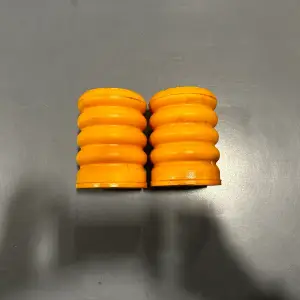 SFR-100-54 | Thuren Fabrication Sumo Springs Builder Bumps | 2800LB Amber