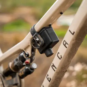 VIAIR - 63014-CA | VIAIR Recon Mini Carrier Complete System | Recon Carrier + Recon Mini SL With Clik Valve + Clik Cores - Image 5