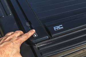Rough Country - 51221550 | Rough Country Powered Retractable Bed Cover, 5'7" Bed For Ford F-150 2WD/4WD - Image 5