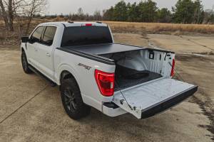 Rough Country - 53509550 | Rough Country Manual Retractable Bed Cover For Ford F-150 / F-150 Lightning | 5'7" Bed - Image 11