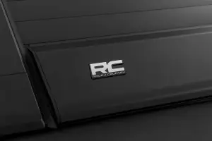 Rough Country - 53307550 | Rough Country Manual Retractable Bed Cover For Ram 1500 / 1500 TRX | 5'7" Bed - Image 4
