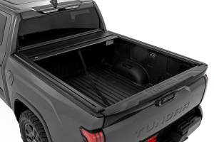 Rough Country - 53514551 | Rough Country Manual Retractable Bed Cover, 5'7" Bed For Toyota Tundra 2WD/4WD - Image 3