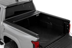 Rough Country - 53515551 | Rough Country Manual Retractable Bed Cover, 5' Bed For Toyota Tacoma 2WD/4WD - Image 2